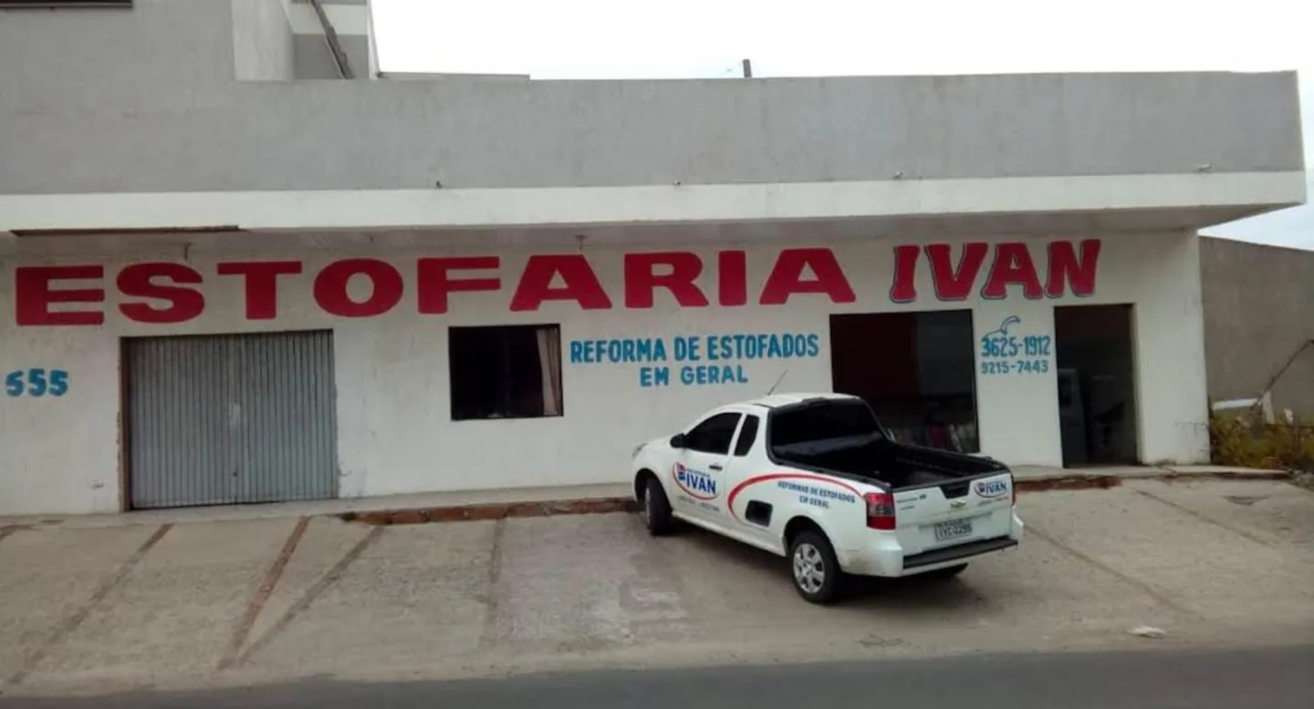 Fachada da Estofaria Ivan na Avenida Paraguassu, em Capão da Canoa